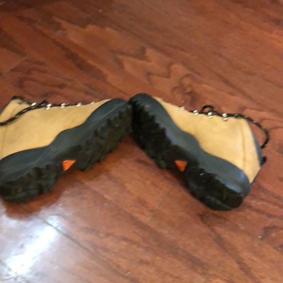 Nike boys high top boots, look like new size 1 - Picture 4 of 5